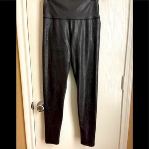 OFFLINE by Aerie Women Black Faux Leather Pants Medium